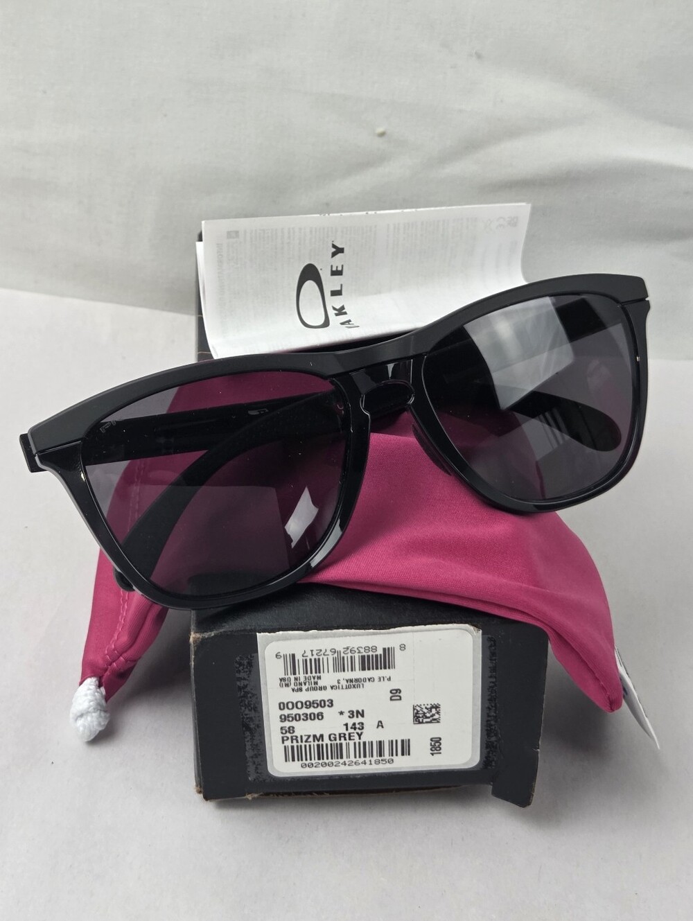 OAKLEY FROGSKINS POLARIZED Matte Black Frame Range XL